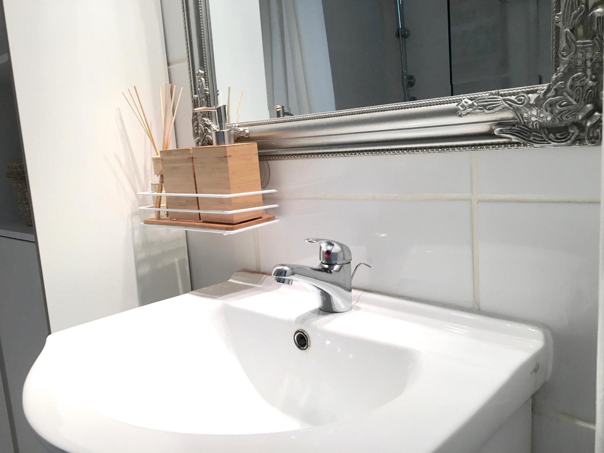 Standard Apartment By Hi5 - Karoly 23 บูดาเปสต์ ภายนอก รูปภาพ
