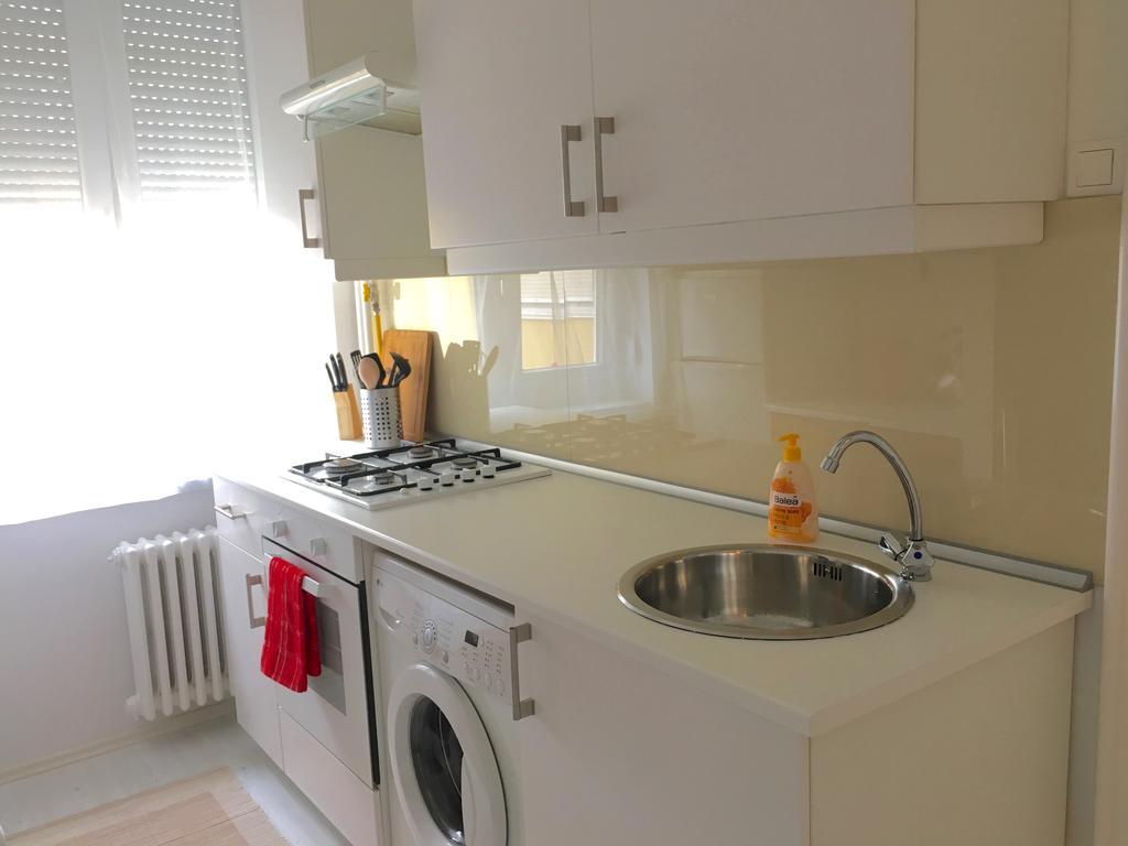 Standard Apartment By Hi5 - Karoly 23 บูดาเปสต์ ภายนอก รูปภาพ