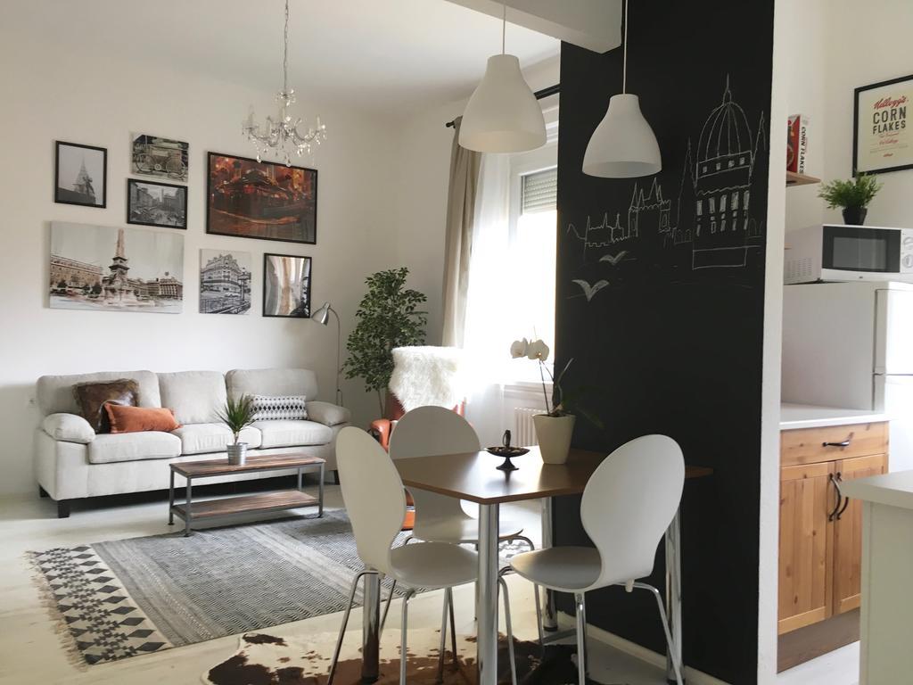 Standard Apartment By Hi5 - Karoly 23 บูดาเปสต์ ภายนอก รูปภาพ